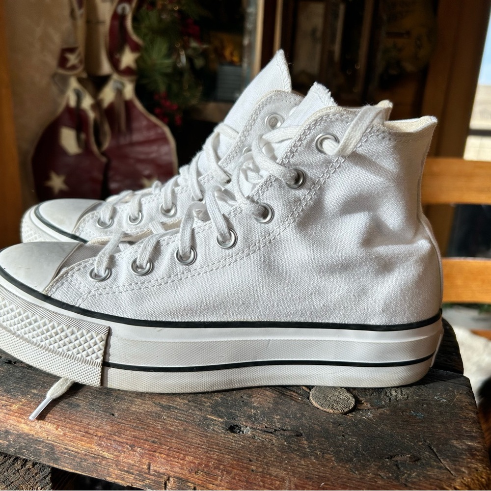 Stylish White Canvas High-Top Sneakers